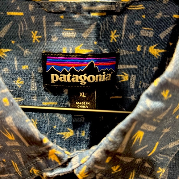 Patagonia Button-down Tee - Picture 3 of 3